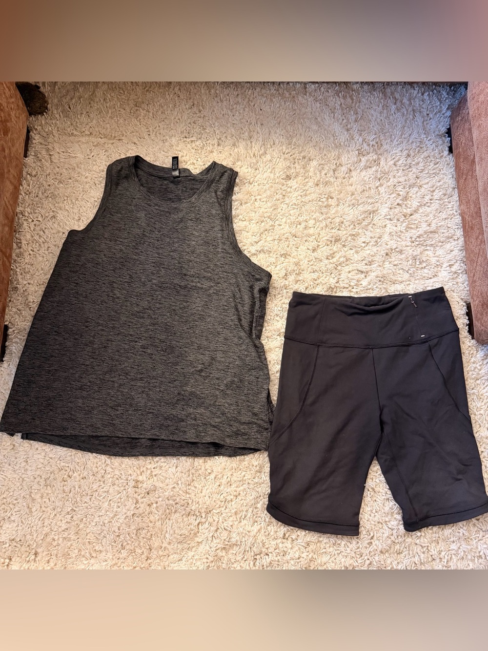 Activewear Set - Calia bike short 18in with a pocket (M) and sleeves top (L)